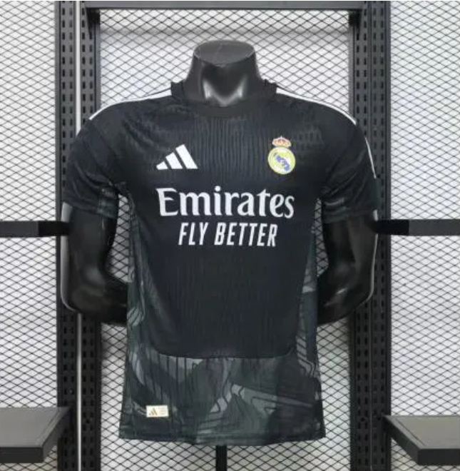 Real Madrid Goalkeeper Jersey Player Version 26/27