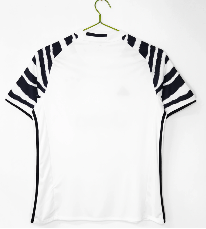 16/17 Juventus Third Retro Jersey