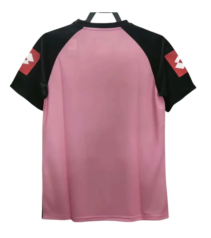 2002-03 Juventus Retro Jersey Goalkeeper Pink