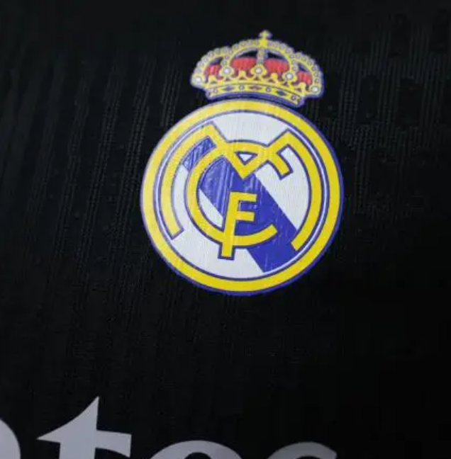 Real Madrid Goalkeeper Jersey Player Version 26/27