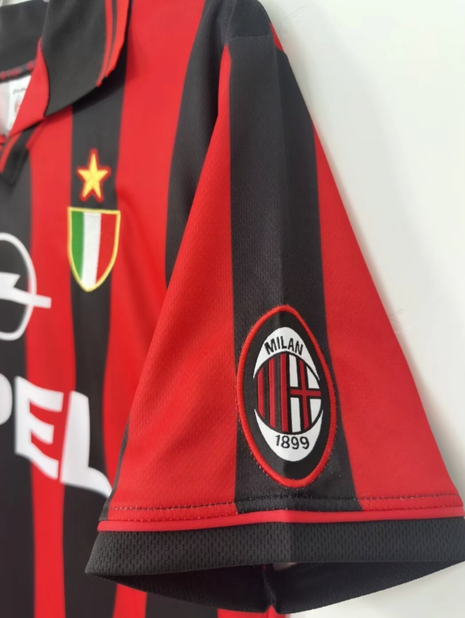 AC Milan BAGGIO #18 Retro Jersey Home 1996/97