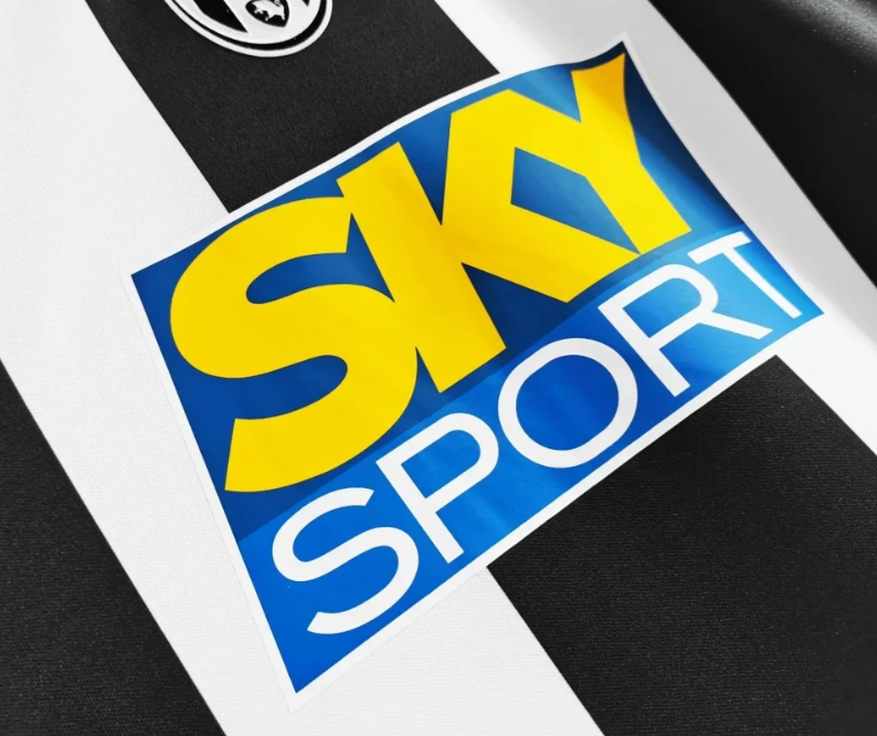 2004-05 Juventus Retro Jersey Home