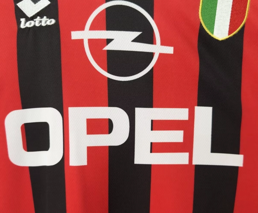 AC Milan BAGGIO #18 Retro Jersey Home 1996/97