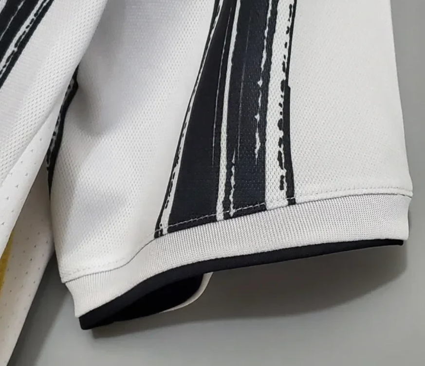 20-21 Juventus Home Soccer Retro Jerseys Shirt